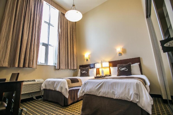 Pointe Plaza Hotel image 7