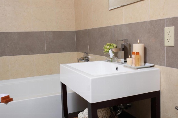 Pointe Plaza Hotel image 9